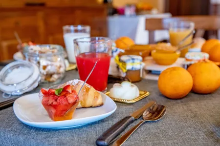 Borgo Monachella Отели в г. Комизо