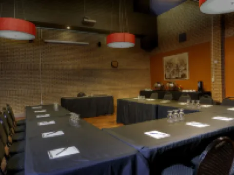 Royal Hotel Lloydminster โรงแรมในลอยด์มินสเตอร์