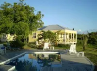 Yepton Estate Cottages فنادق في Five Islands Village
