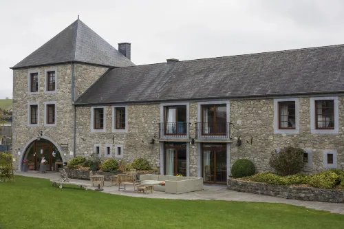 Ferme Château de Laneffe Hotels in Walcourt