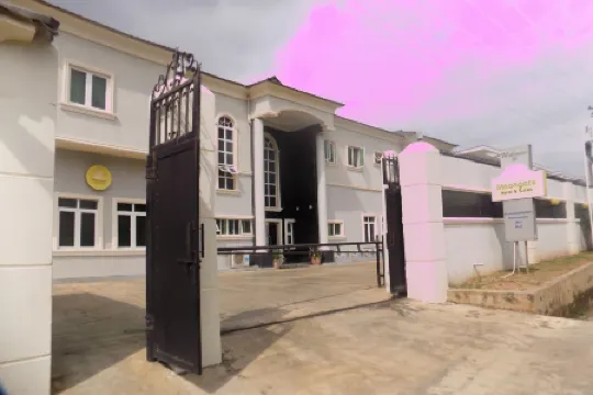 Moongate Hotel and Suites