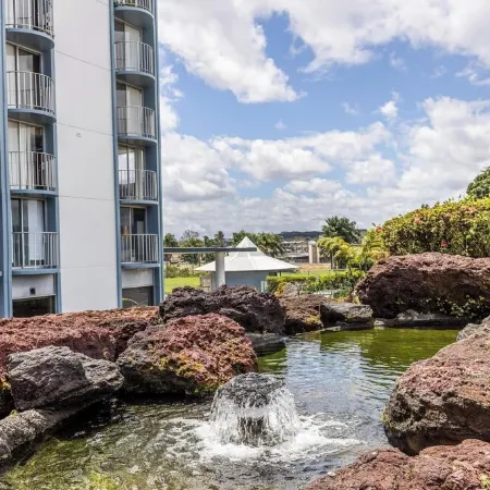 Hilo Getaway: 2Br Condo w/ Pool, A/C & Incredible Views