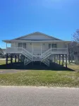 Charming cottage in beautiful Surfside Beach!  1 Block from the beach!!!! - Wifi