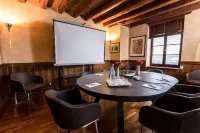 Domaine de Châteauvieux Hotels in Confignon