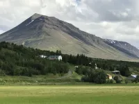 Brúnalaug Guesthouse - Holiday Home