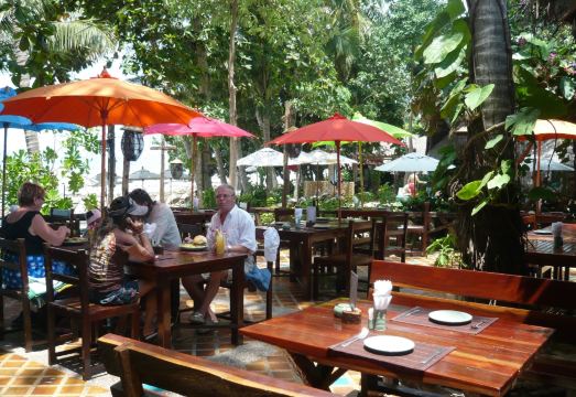 반푸 코창 리조트의 야외 수영장