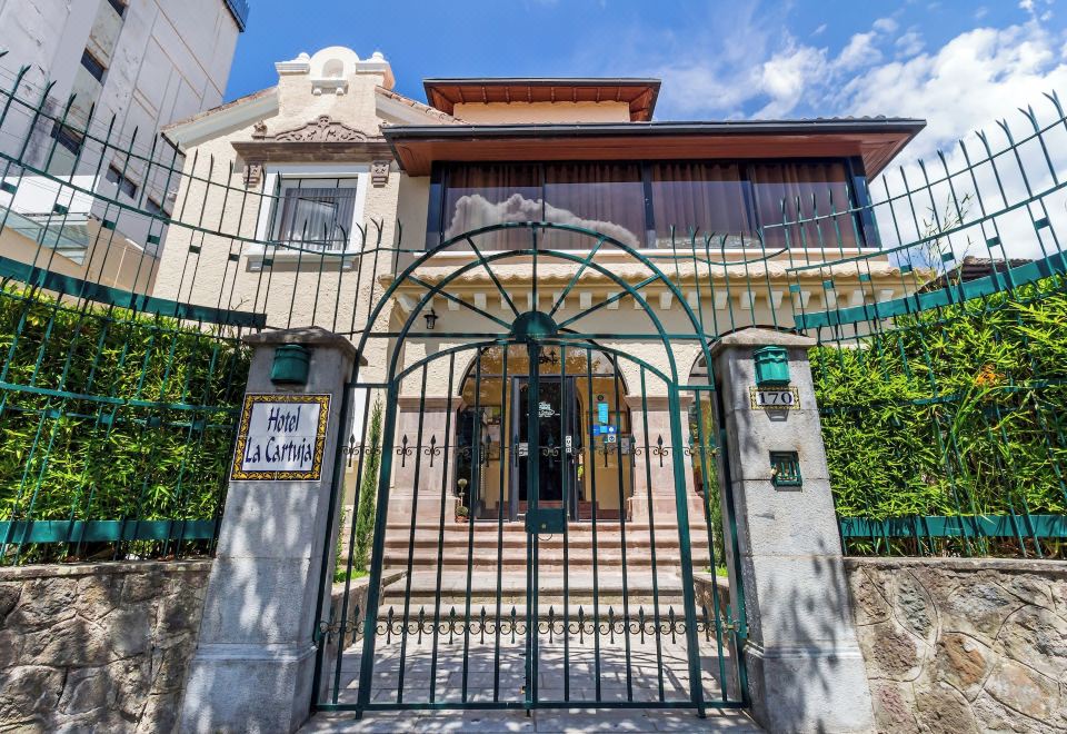 호텔 라 카르투하