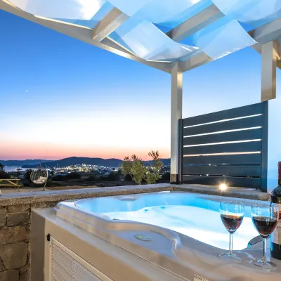 Aelia Suites Milos Hotel dekat Pantai Agios Sostis