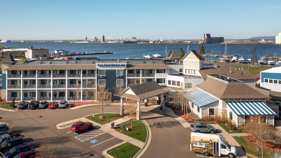 Park Point Marina Inn