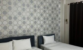 Sandee Room