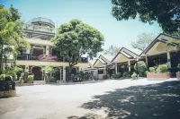 Villa Esmeralda Bryan's Resort Hotel and Restaurant Отели в г. Нуева-Есиха