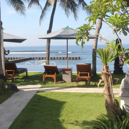 Bali Santi Bungalows Отели рядом с достопримечательностью «Пляж Вайт-Сэнд»