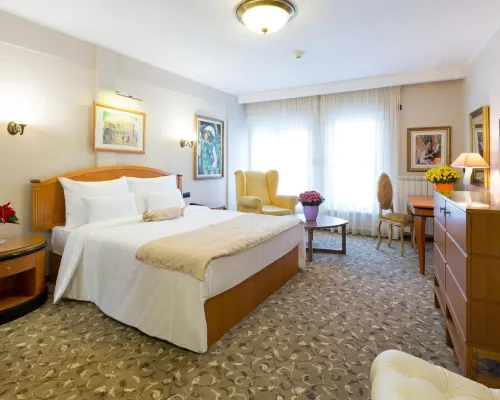 Hotel Sterling Garni Hotels near فوشتوفاز