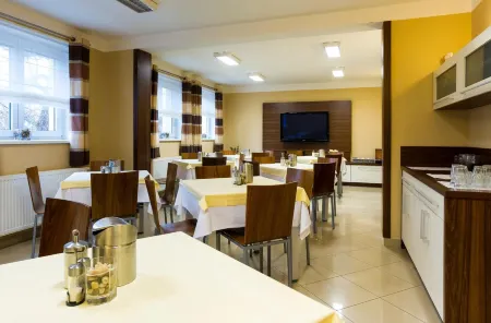 No 28 Rooms & Apartments