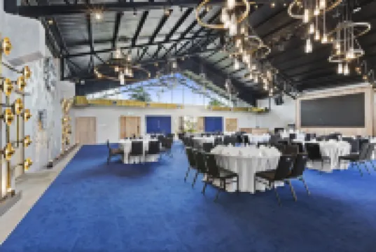 โรงแรมแดชบ็อกซ์ ไซเบอร์จายา