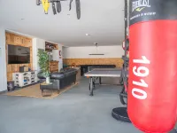 Azen Cool House - Gym