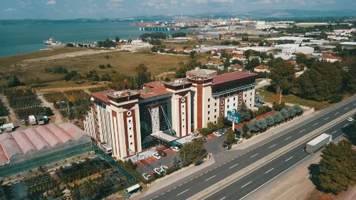 Elegance Resort Hotel & Spa Wellness-Aqua Hotels in Altınova