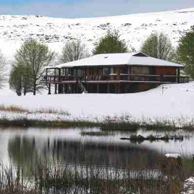 Sani Valley Nature Lodges Hotel Exterior