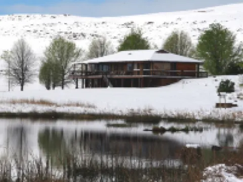 サニ バレー ネイチャー ロッジズ アンダーバーグのホテル