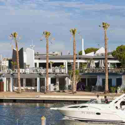 Le Spinaker (Hôtel-restaurant-marina à Port Camargue) Hotel Exterior
