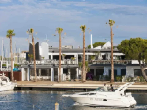 勒斯皮納克爾精品酒店及餐廳 勒格羅－迪魯瓦酒店