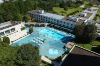 International Resort Hotel Yurakujo - Rooftop Pools