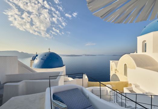 케이브 스위트 오이아의 전용 온수 욕조