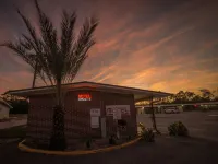 Deluxe Inn Hotels in Flagler County