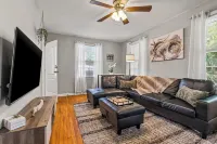 East Hill Retreat Near Beaches & Downtown