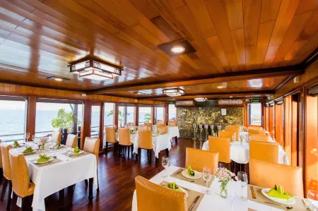 Victory Cruise Отели рядом с достопримечательностью «Bai Chay»