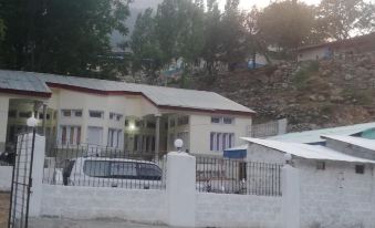 Royal Cottage Hotel & Restaurant