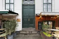 サンダース スクエア - スペーシャス 6 ベッドルーム アパートメント ニア ニューハウン ニールス・ボーア研究所周辺のホテル