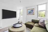 Luxurious 2 Bedroom Apartment with Free Parking in Chelmsford City Centre Hotels in Chelmsford