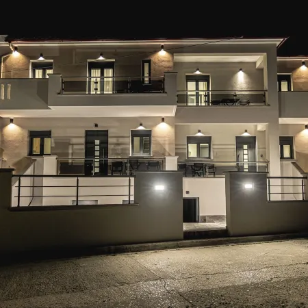 Rafkon Luxury Apartments - Myrina