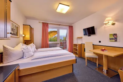 Aura-Hotel Saulgrub Hotels in Bad Bayersoien