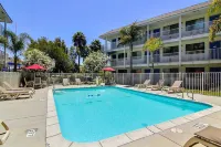 Motel 6 Carpinteria, CA - Santa Barbara - North - Pools