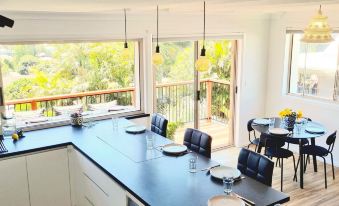 Treeview - A Beautiful 3-Bed House in Kiama