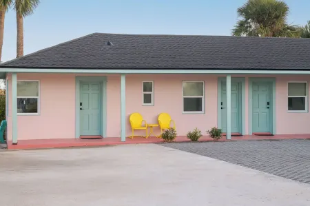 Haley's Court Boutique Motel