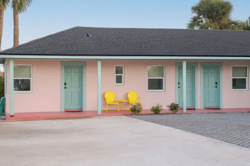 Haley's Court Boutique Motel