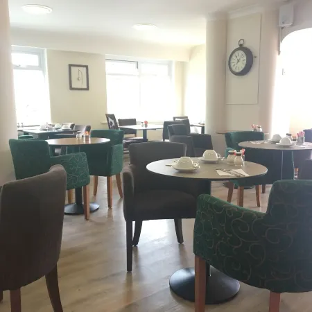 Penny Farthing Hotel & Cottages