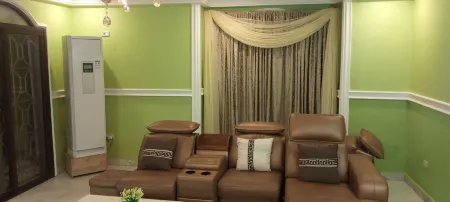 KalBock Apartment Отели в г. Грэйтер Монровия