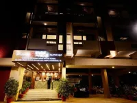 New Hotel Suhail Hotels near Laad Bazaar
