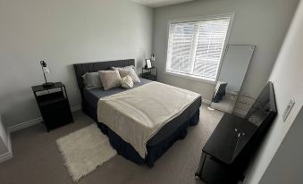 Cozy Whitby Retreat - 2 Bedroom Private House
