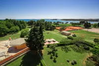 Arena Hotel Holiday