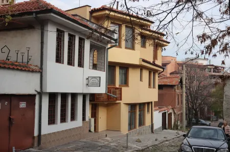 Roots Hotel and Wine Bar Отели в г. Пловдив