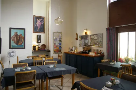 Aqua Marine Guest House Отели в г. Порт-Элизабет