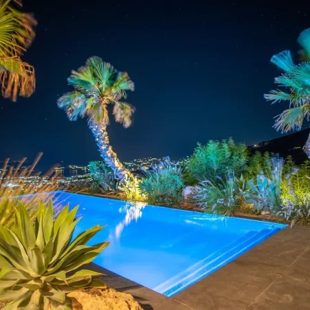 Luxury Villa Delphinus - Allparos Villas