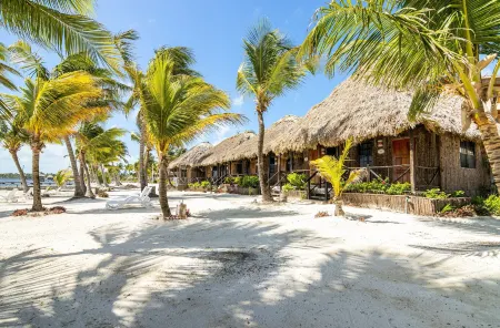 Captain Morgan's Retreat Отели в г. Ambergris Caye