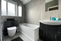 Straight Inn Hotels in Sutton