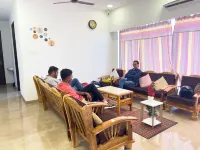 Pinaki Comfort Stay, Vile Parle